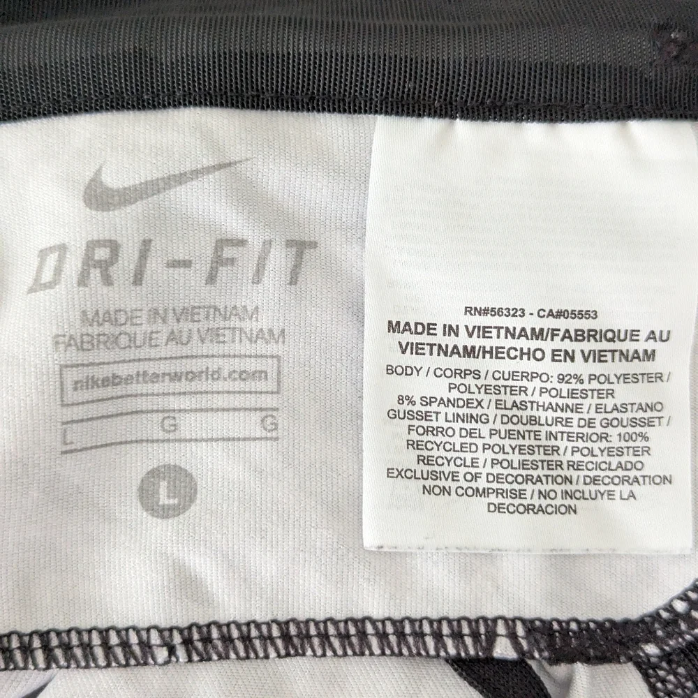 Nike Dri Fit Womens Small Pronto Essential Crop Running Leggings Black White 196